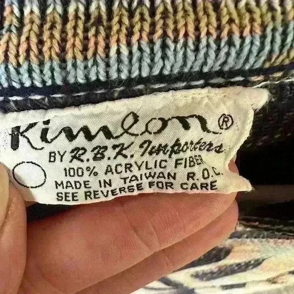 Vintage Kimlon sweater. 100% Acrylic fiber. Western Aztec print. V neck. Blue - Picture 6 of 7